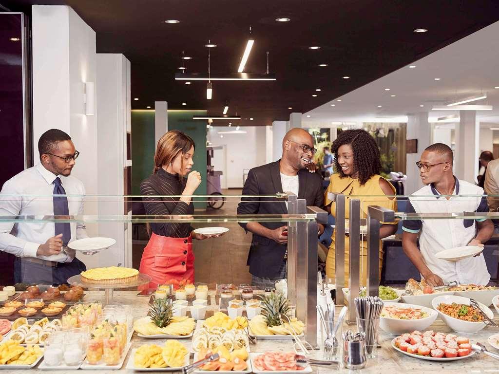 Novotel Abidjan Plateau Restaurant photo