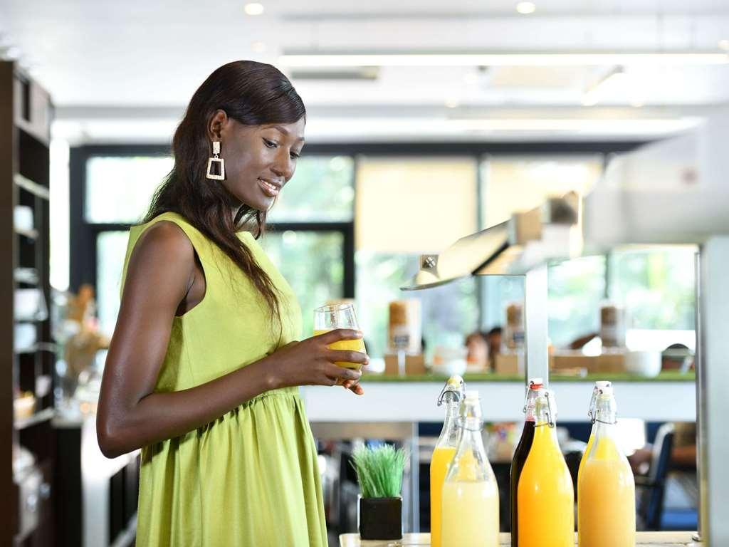 Novotel Abidjan Plateau Restaurant photo